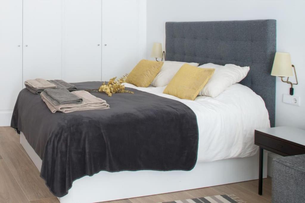Appartement En Triana, Tranquilo, Independiente *